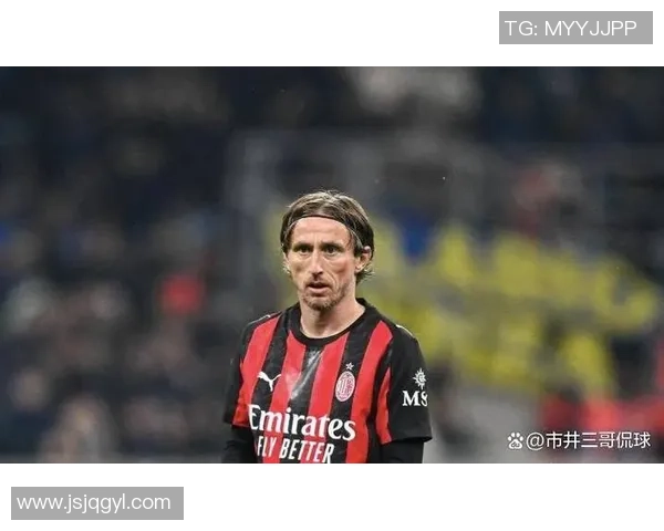 足球史上十大飞翼球星精彩瞬间盘点与传奇回顾