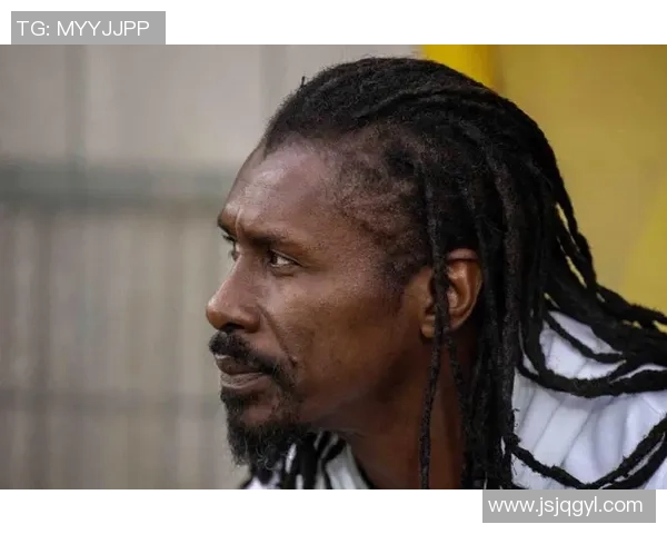 足球场上的魅力英俊球星帅哥壁纸合集，尽显球场风采与个性魅力