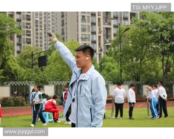 足球巨星全景风采展现全球球迷热情与荣耀时刻